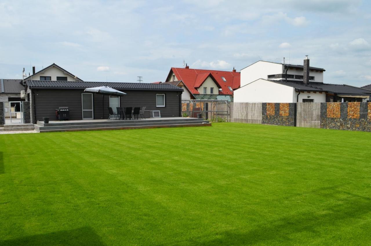 Domecek U Prahy Villa Nupaky Exterior photo