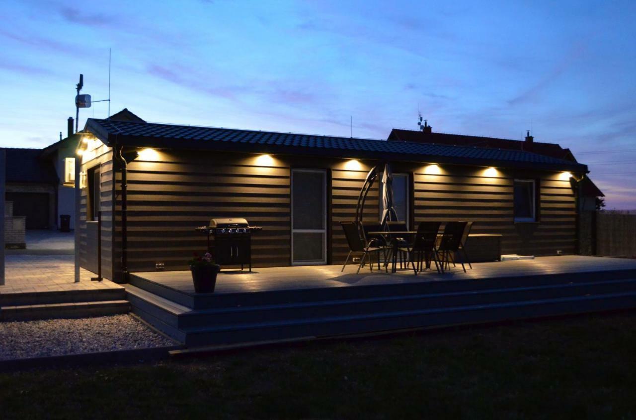 Domecek U Prahy Villa Nupaky Exterior photo